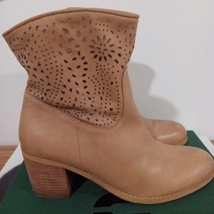 Croma Vintage Tan Perforated Ankle Boots Sz 10M